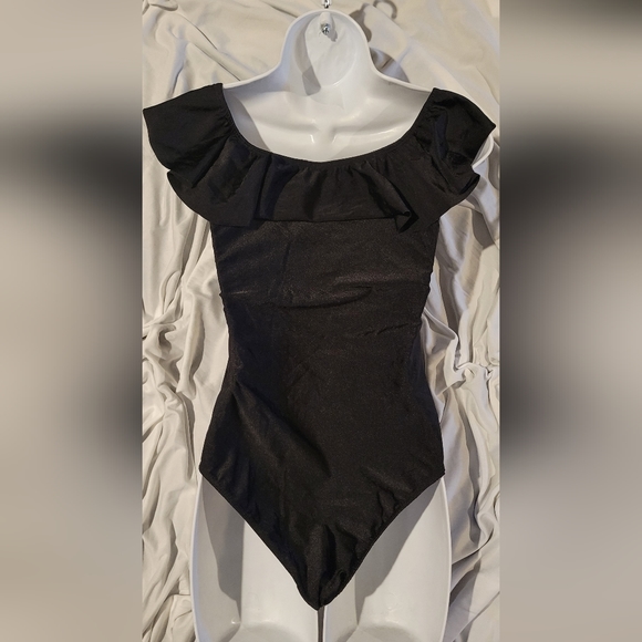 🩱RUFFLE TOP SWIMWEAR - Picture 2 of 2